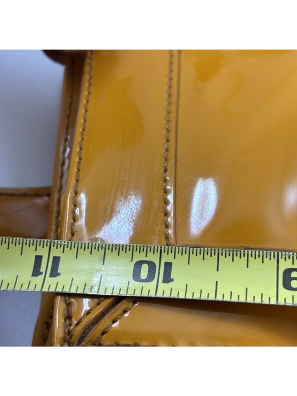 Liz Claiborne Vintage Yellow Gold Patent Leather Large Shoulder Tote & Accessory - Picture 12 of 15